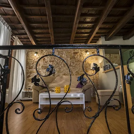 Eulogia Casa Ханья